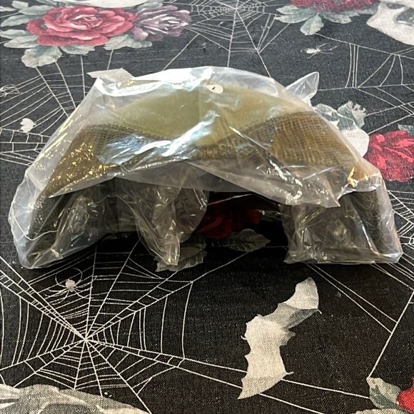 PRIMITIVE x INDEPENDENT SKATE TRUCK COMPANY OLIVE GLOBAL TRUCKER SNAPBACK HAT - Picture 4 of 4